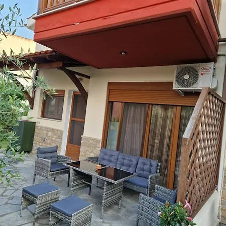 Maisonette In Paradisos
