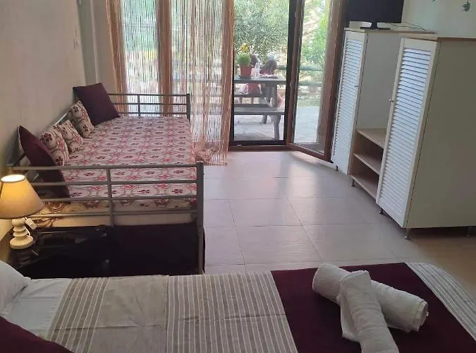 Maisonette In Paradisos 1